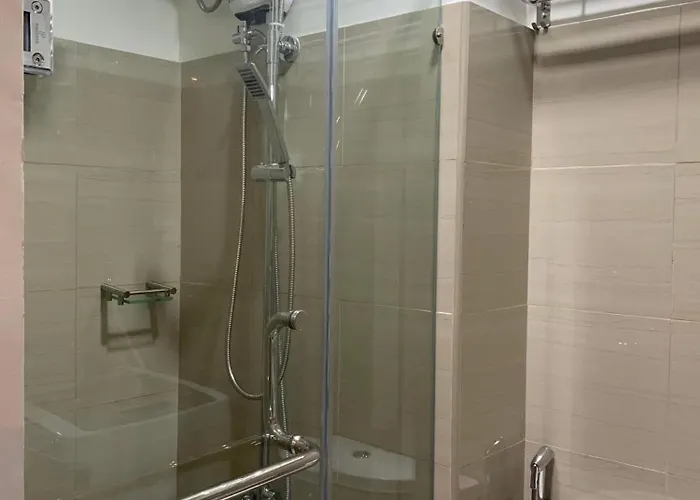 Posh 1 Bedroom Unit+ Netflix*wifi @ Shore 2